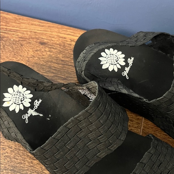 Yellow Box Sandals - Picture 3 of 5